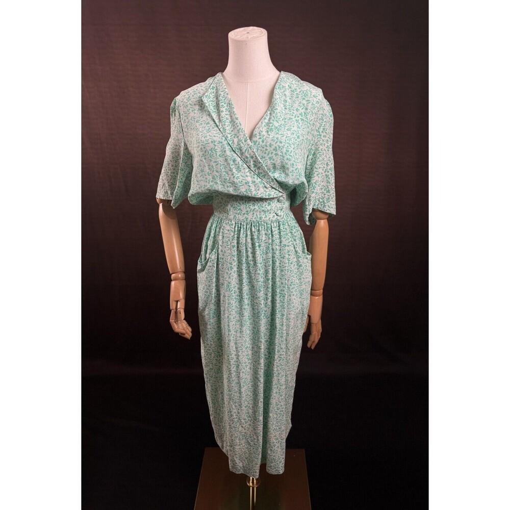 100% Sand Washed Silk Vintage Floral Green/White Dress sz 4 Small